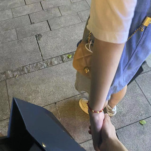 你听操女警嫩逼
